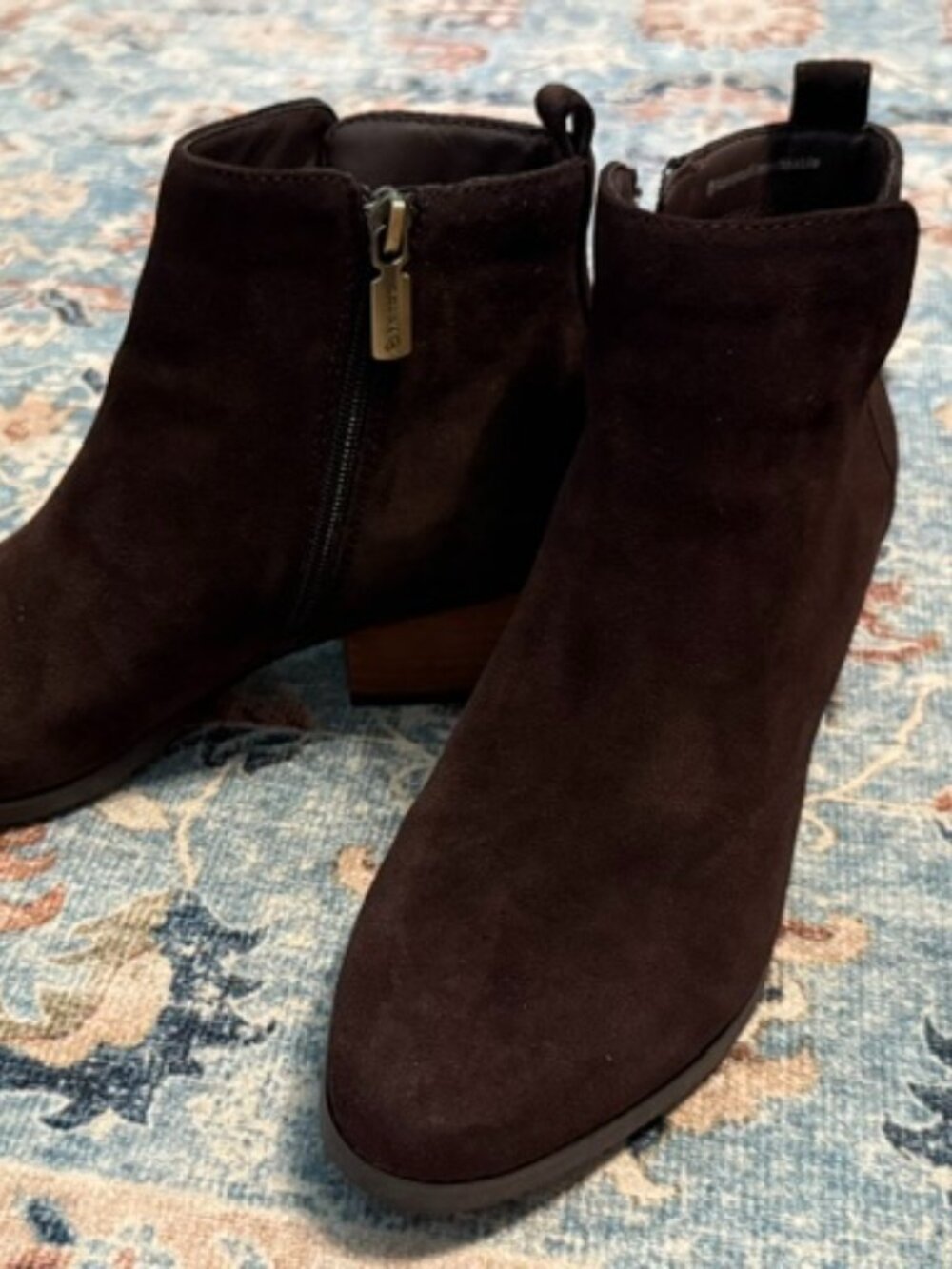 BLONDO Women's Dark Brown Suede Waterproof Bootie - 7.5 - NWOT